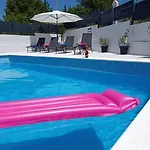 Family Friendly House With A Swimming Pool - 21939