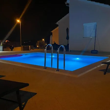 Family Friendly House With A Swimming Pool - 21939 * Šibenik