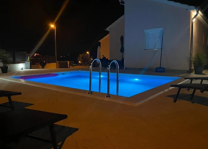 Family Friendly House With A Swimming Pool - 21939 * Šibenik