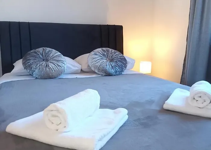 Family Friendly House With A Swimming Pool - 21939 Hébergement de vacances Šibenik