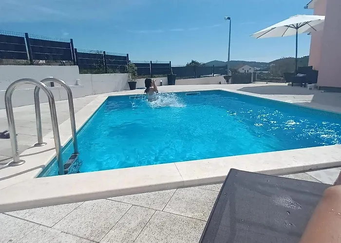 Family Friendly House With A Swimming Pool - 21939 * Šibenik